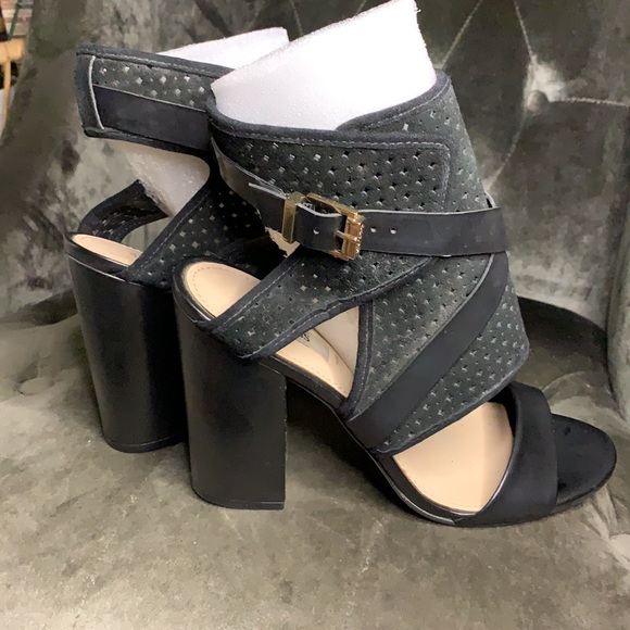 Guess black strappy heels - Picture 9 of 11